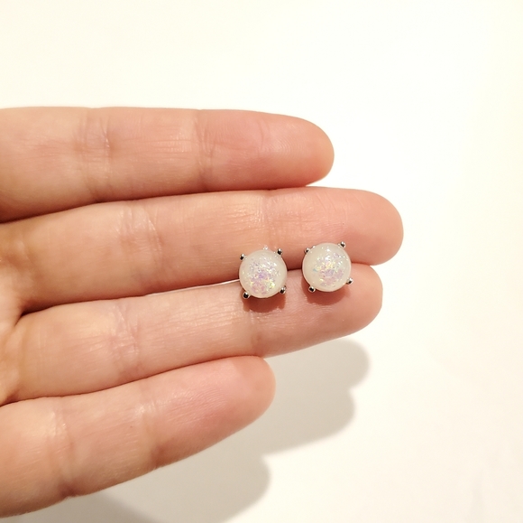 NWOT 8mm White Triplet Opal Stud Earrings - Picture 15 of 16